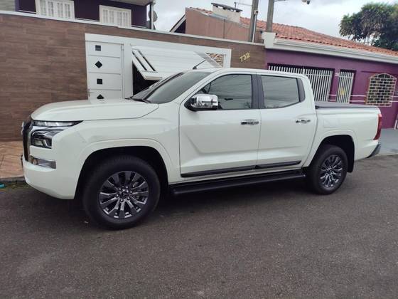MITSUBISHI TRITON 2.4 BITURBO DIESEL CD HPE 4X4 AUTOMÁTICO MITSUBISHI TRITON 2.4 BITURBO DIESEL CD HPE 4X4 AUTOMÁTICO